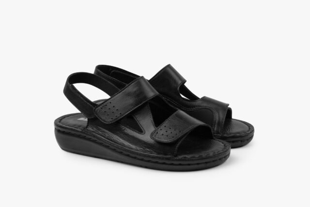 Calm dame læder sandal med fleksibel pasform – sort