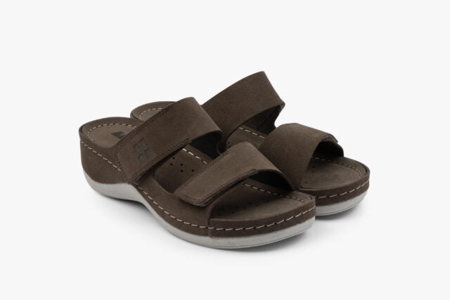 Moss dame sandal i ruskind - mørk brun
