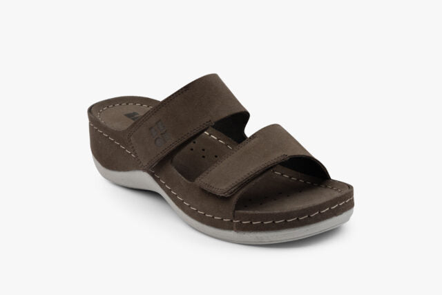 Moss dame sandal i ruskind - mørk brun